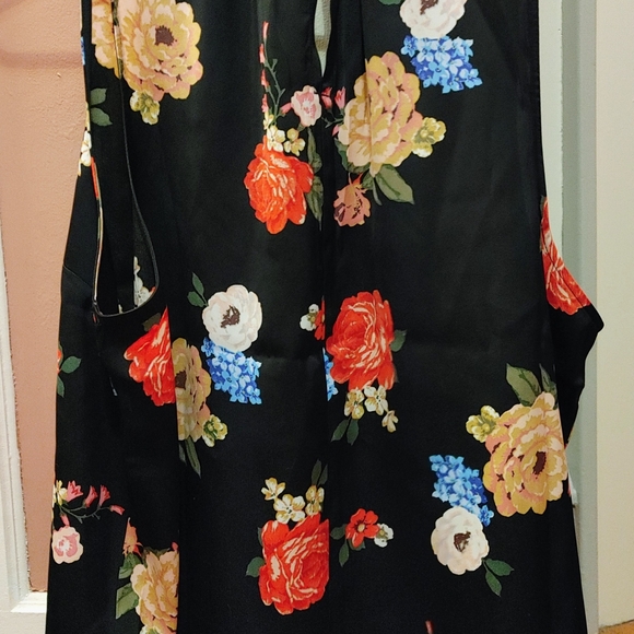 Anthropologie: NWT Silky Floral Halter Tank – Black Multi – Size L - Picture 11 of 13